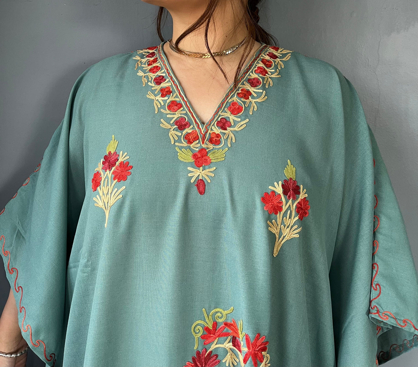 Aari Embroidered Cotton Kaftan | Blue-Gray With Red Embroidery