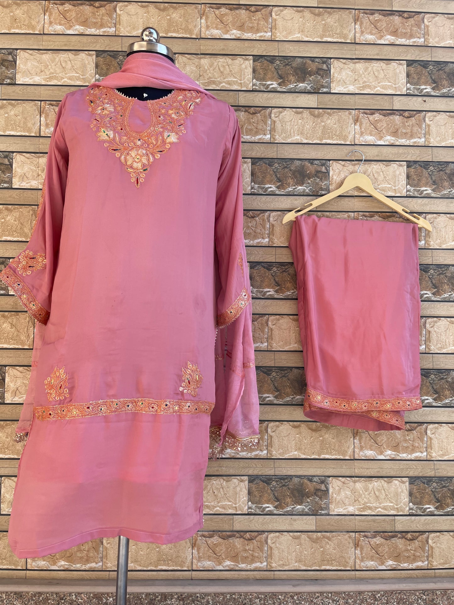 Kasheeda Crepe Suit | Pink