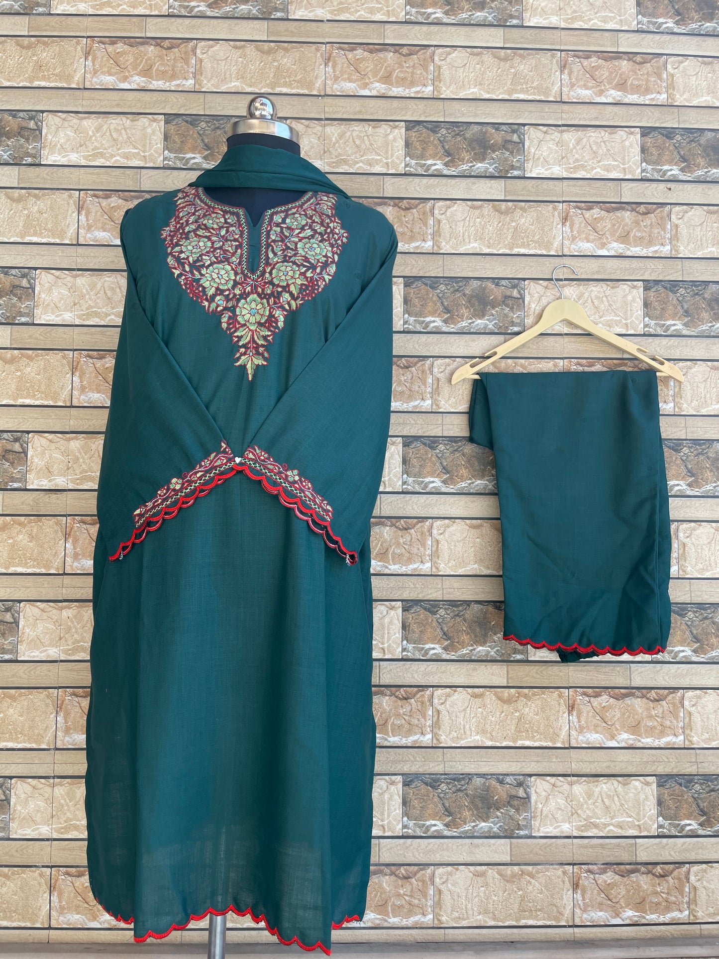 Sozni Suit | Green (Red Embroidery)