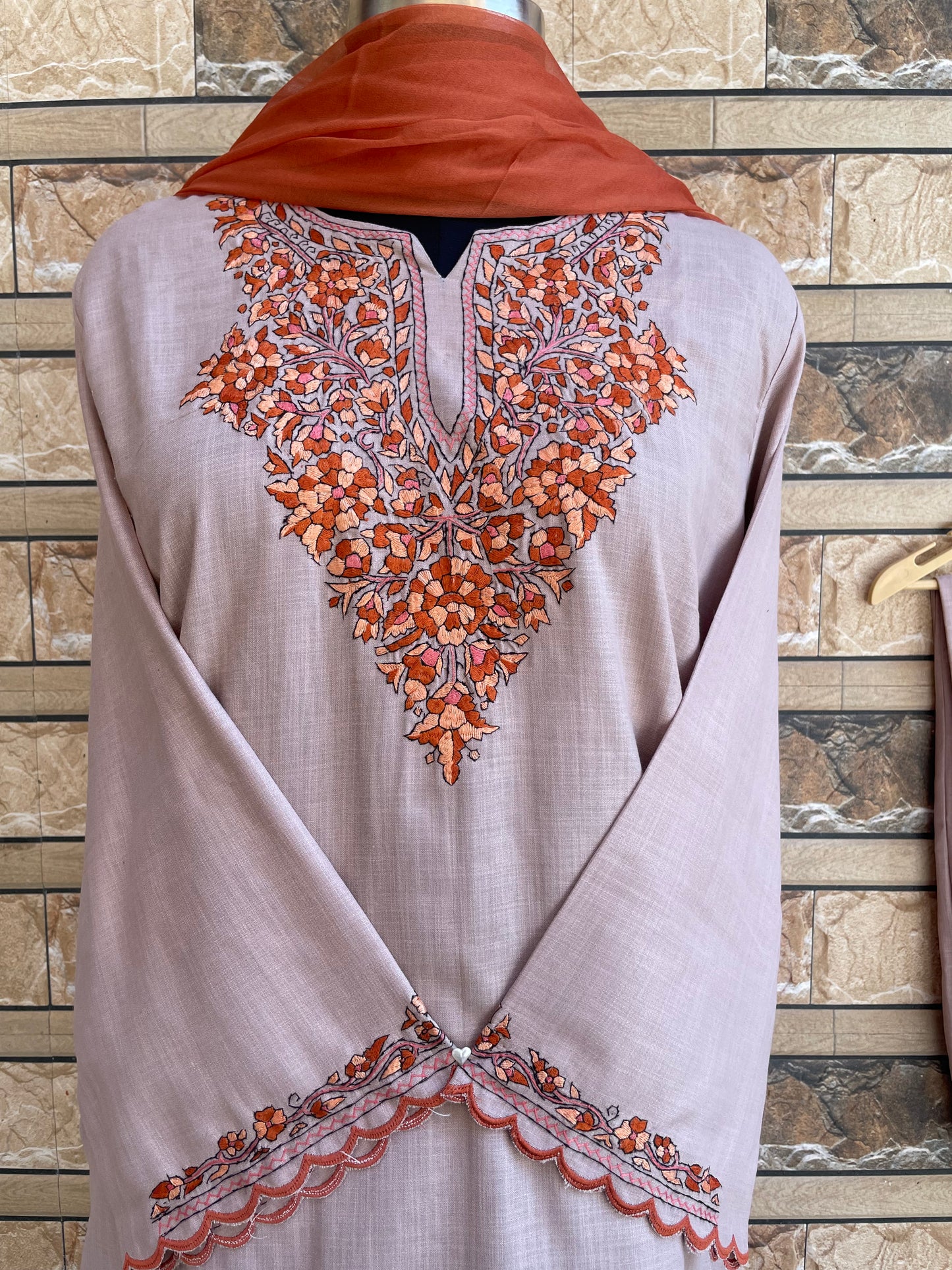 Sozni Suit | Beige