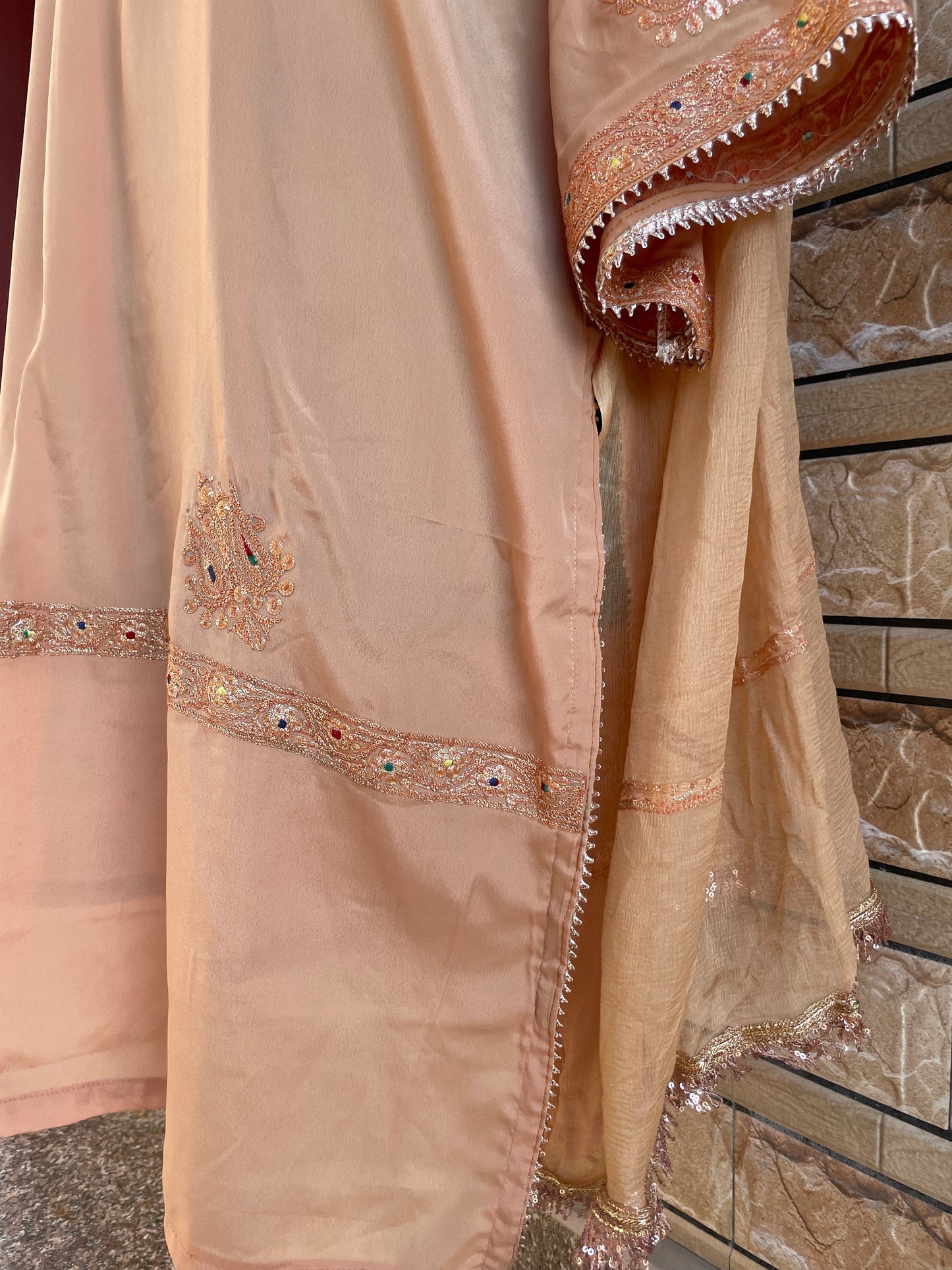 Kasheeda Crepe Suit | Golden