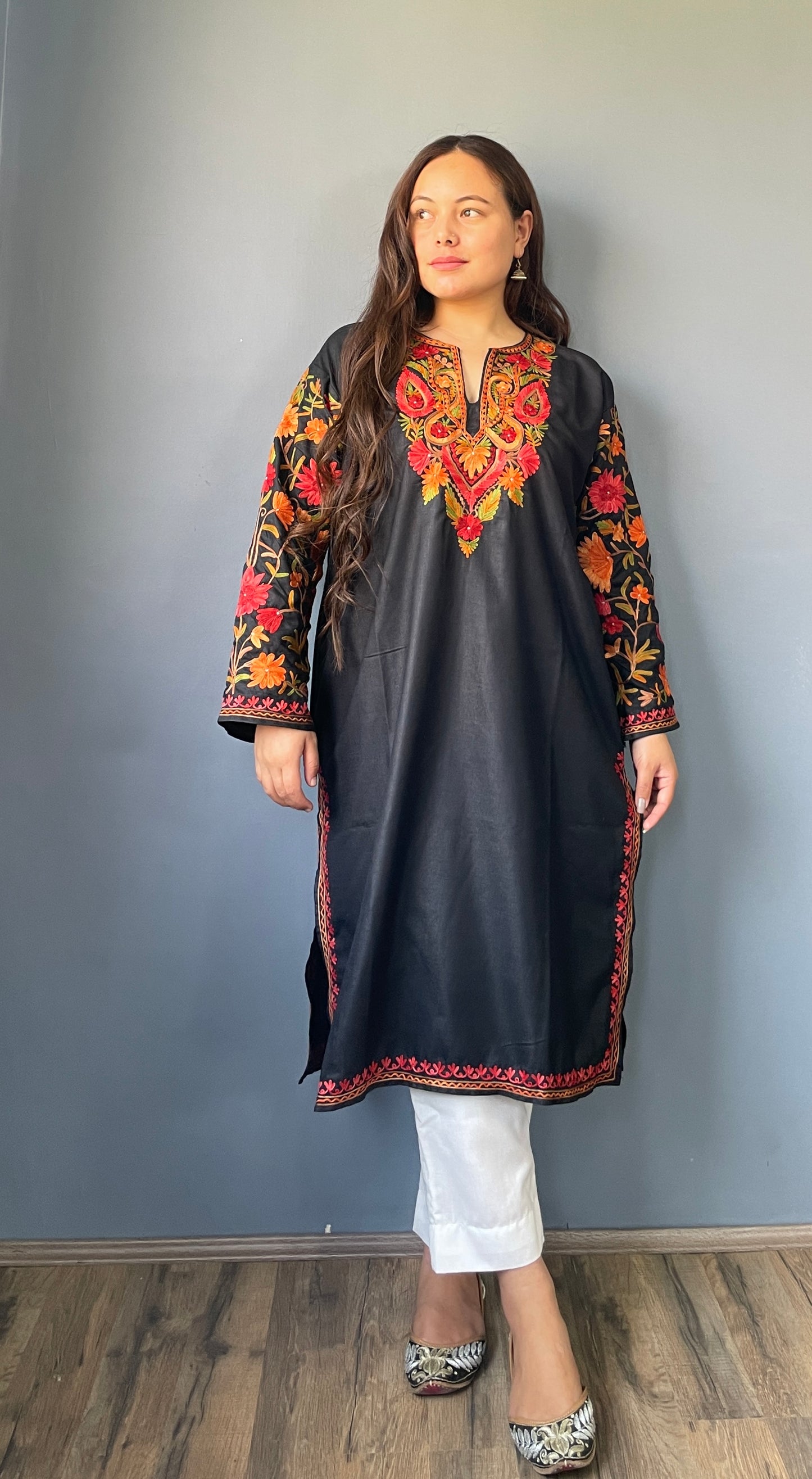 Sonzal Kurti | Black With Red Embroidery