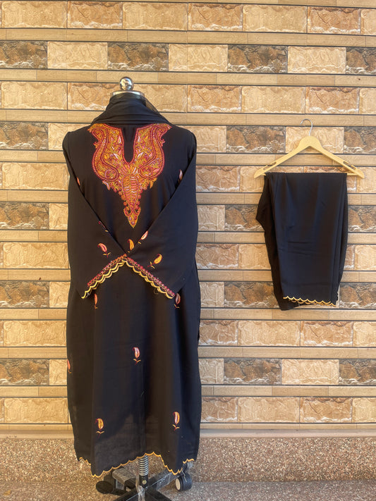 Sozni Embroidered Suit | Black