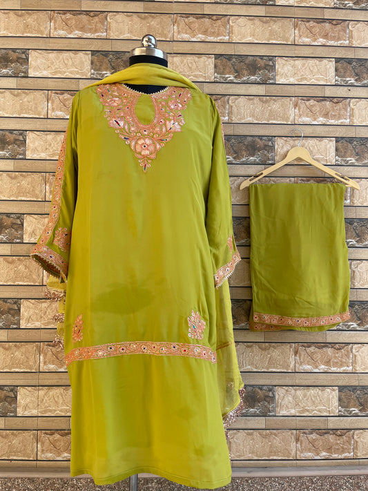 Kasheeda Crepe Suit | Parrot Green