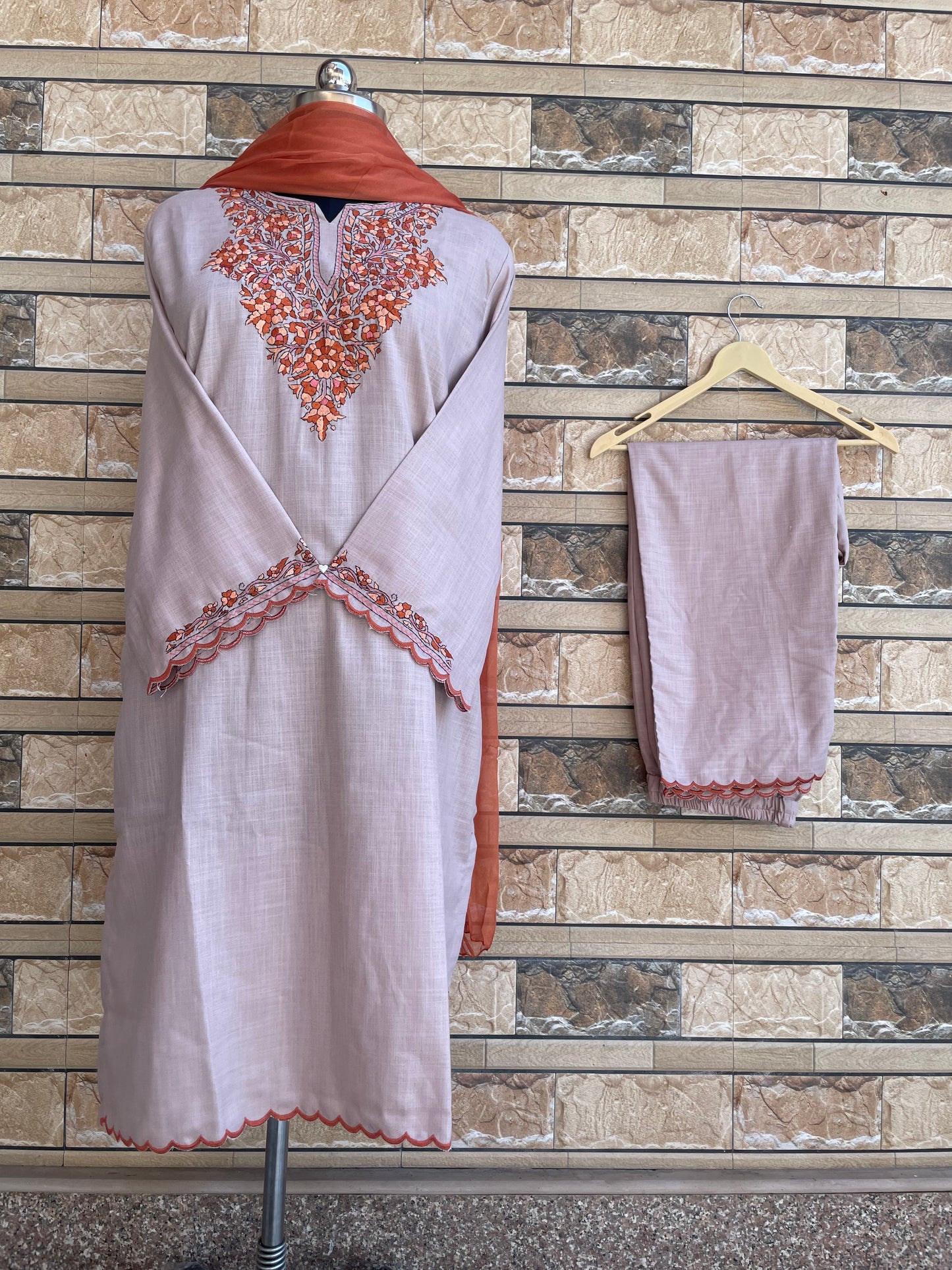 Sozni Suit | Beige