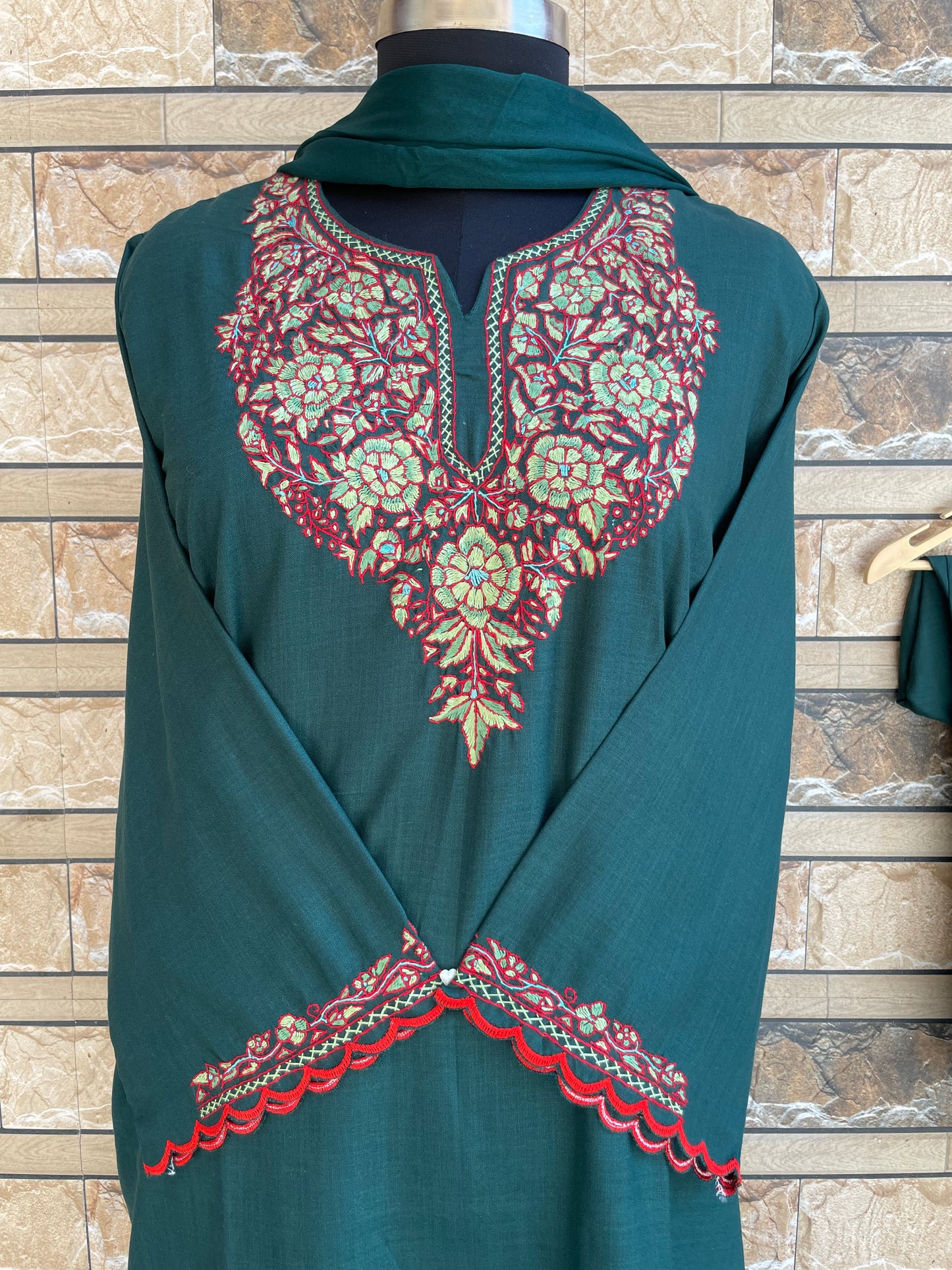 Sozni Suit | Green (Red Embroidery)