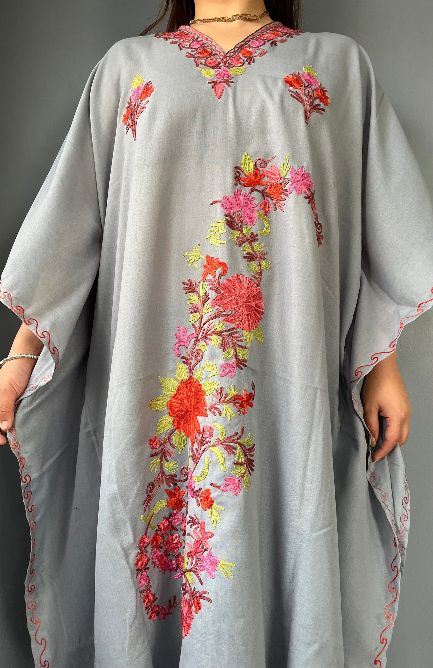 Aari Embroidered Cotton Kaftan | Silver With Red Embroidery