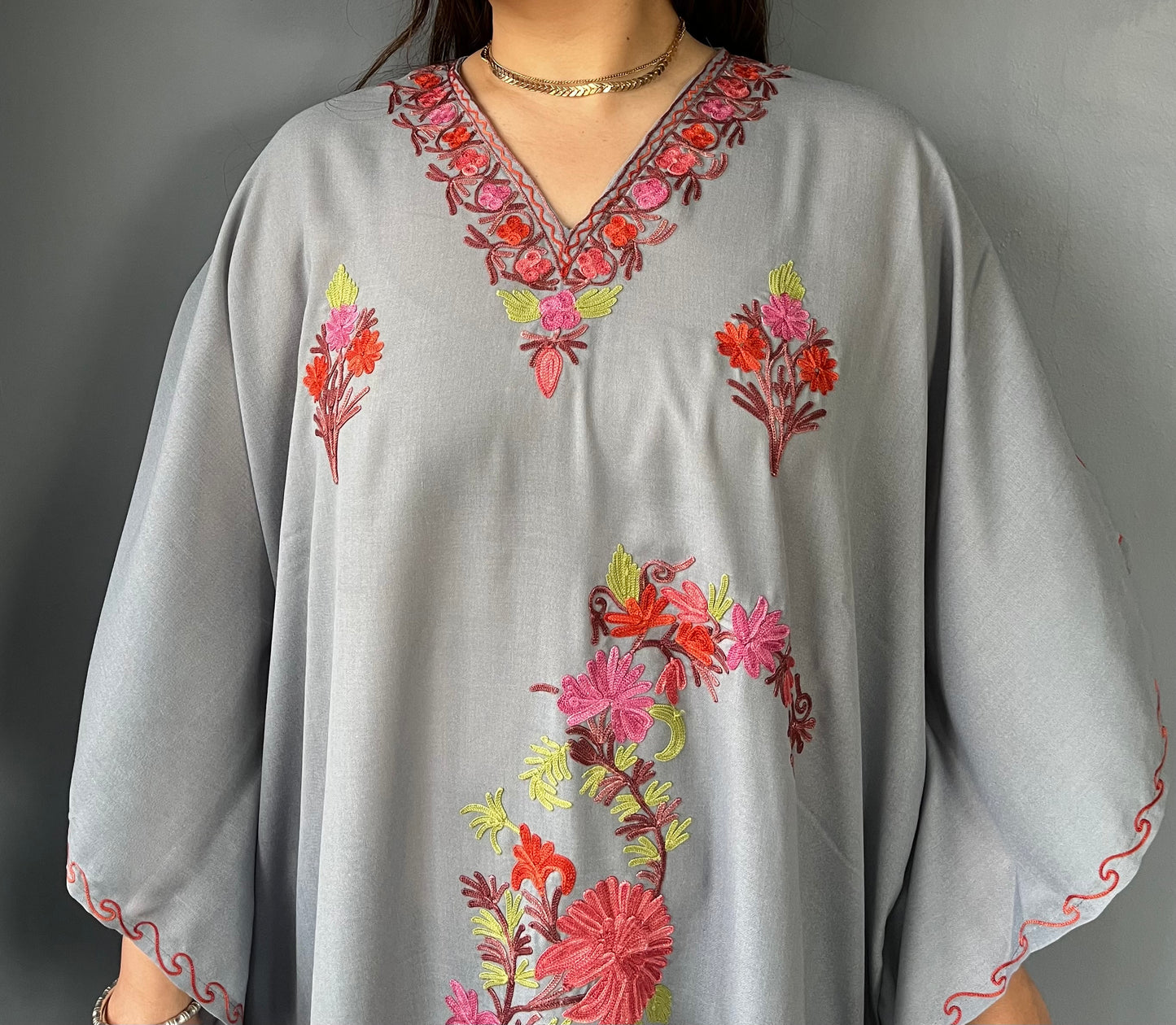 Aari Embroidered Cotton Kaftan | Silver With Red Embroidery