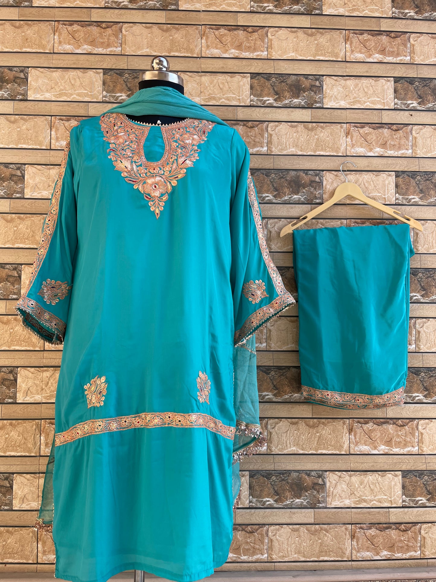 Kasheeda Crepe Suit | SkyBlue