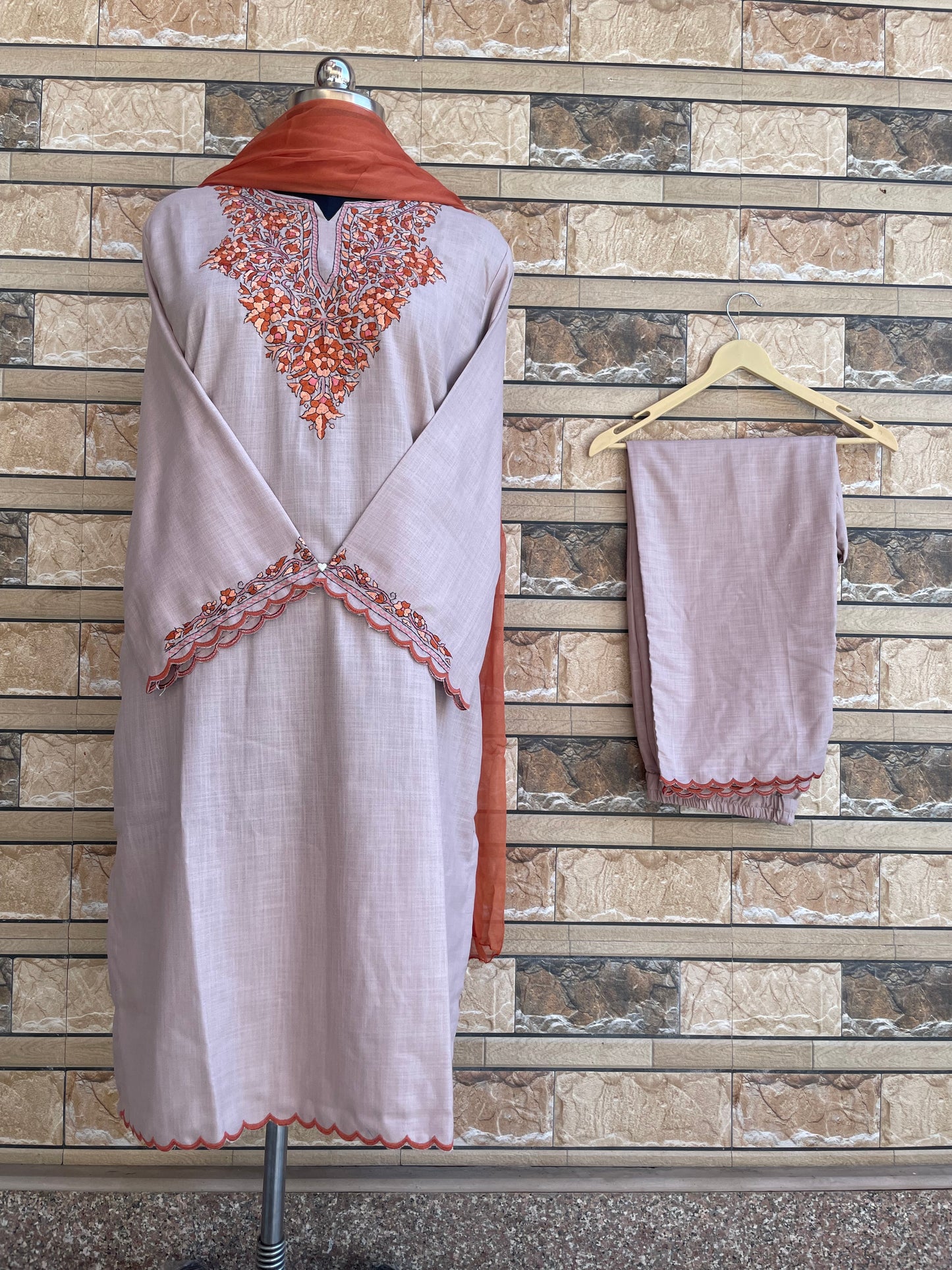 Sozni Suit | Beige