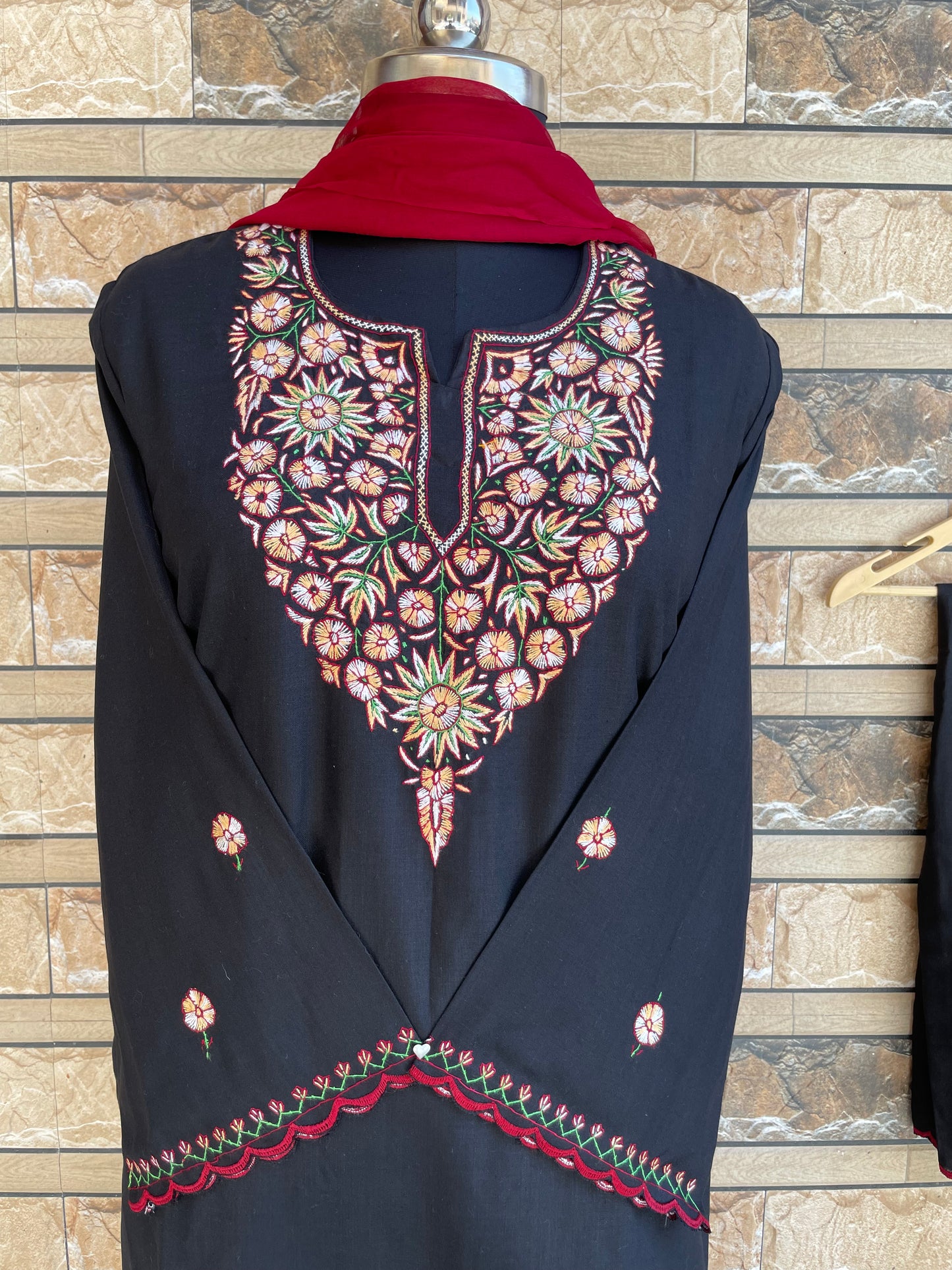 Sozni Suit | Black