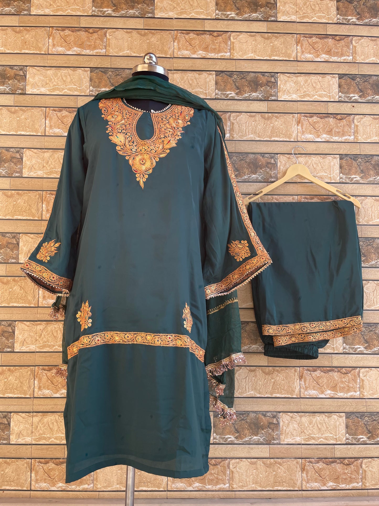 Kasheeda Crepe Suit | Green