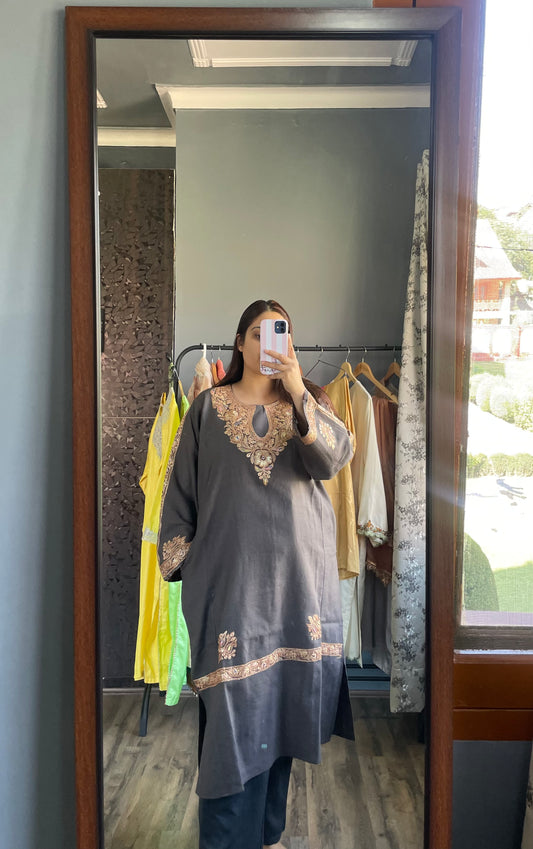 Tilla Embroidered Pheran | Gray